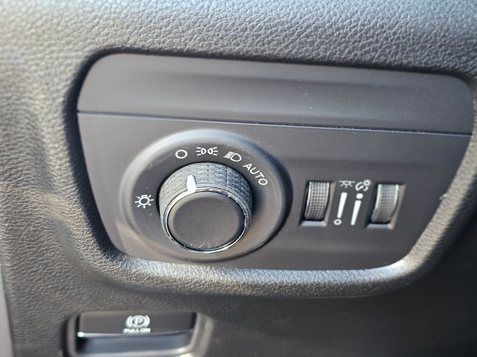 New 2026 Jeep Grand Cherokee Altitude image 17