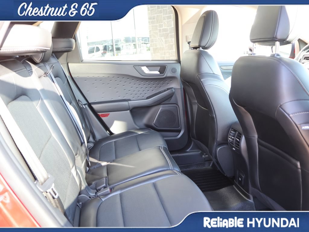 Used 2020 Ford Escape Titanium AWD/4WD image 12