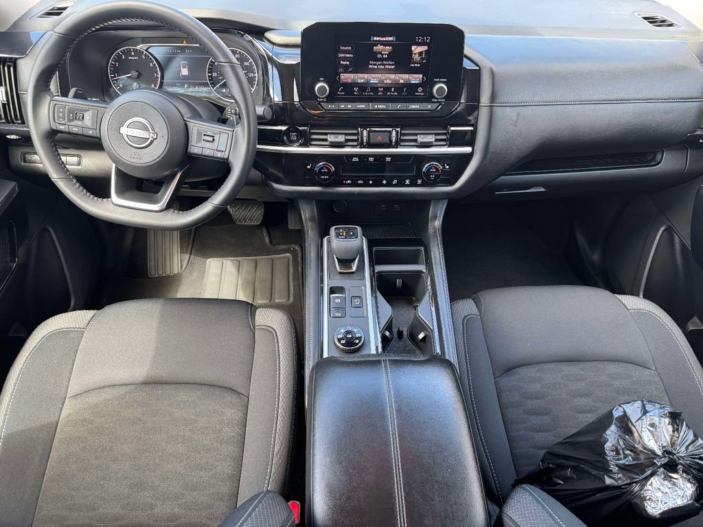 Used 2025 Nissan Pathfinder SV AWD/4WD image 12