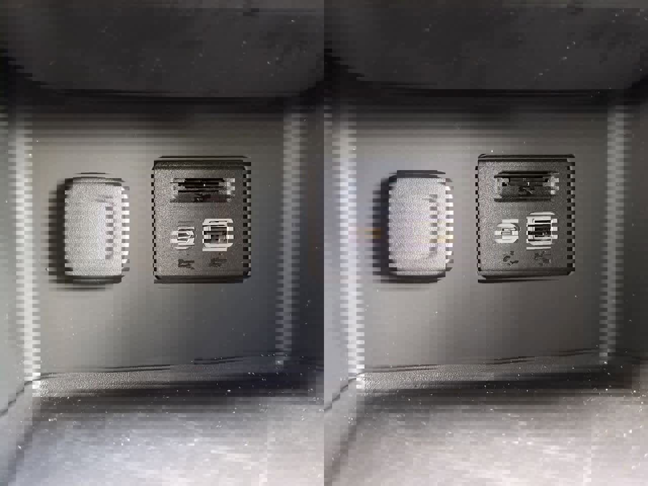 Used 2023 GMC Acadia AT4 w/ Technology Package image 33