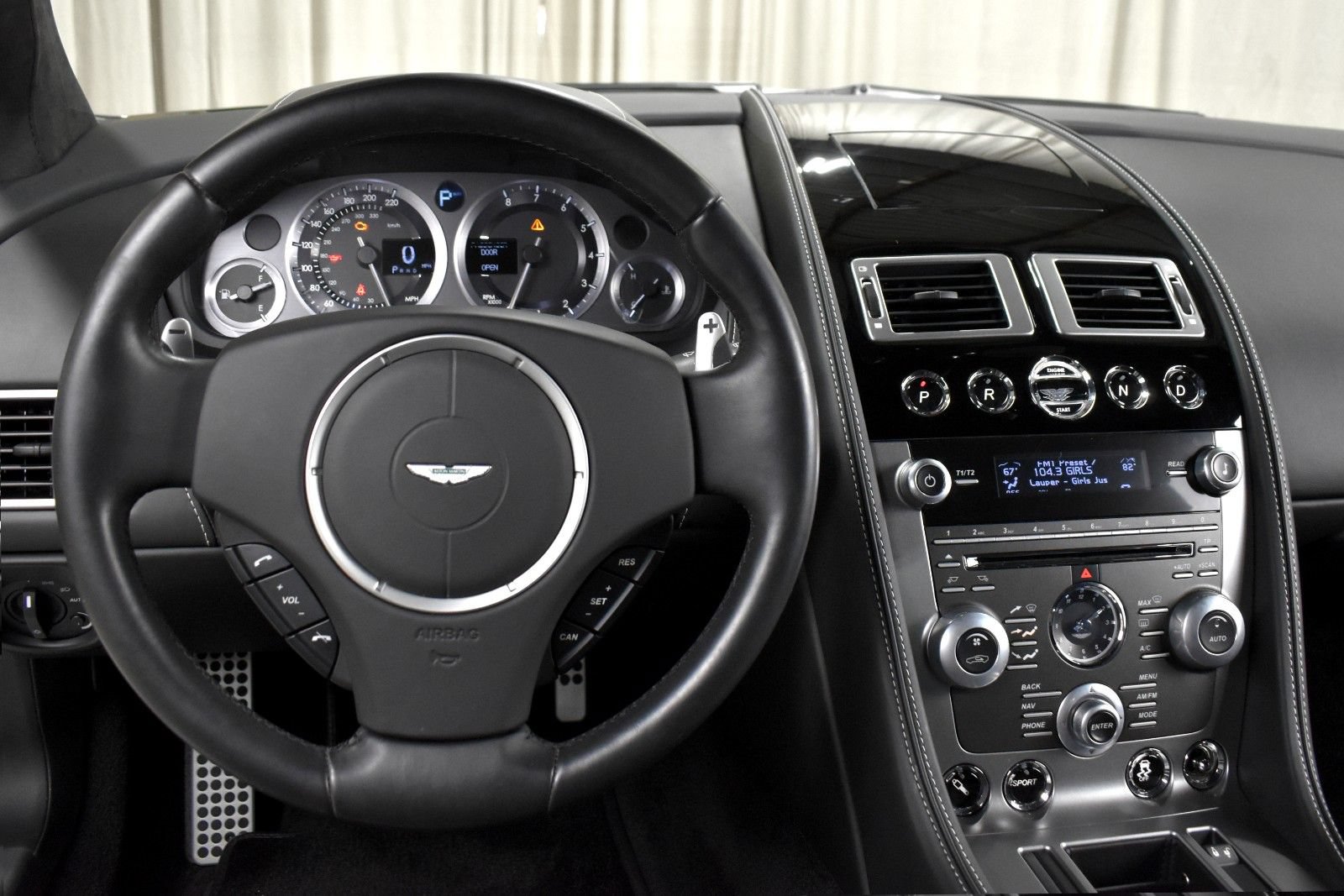 Used 2014 Aston Martin DB9 Coupe RWD image 16