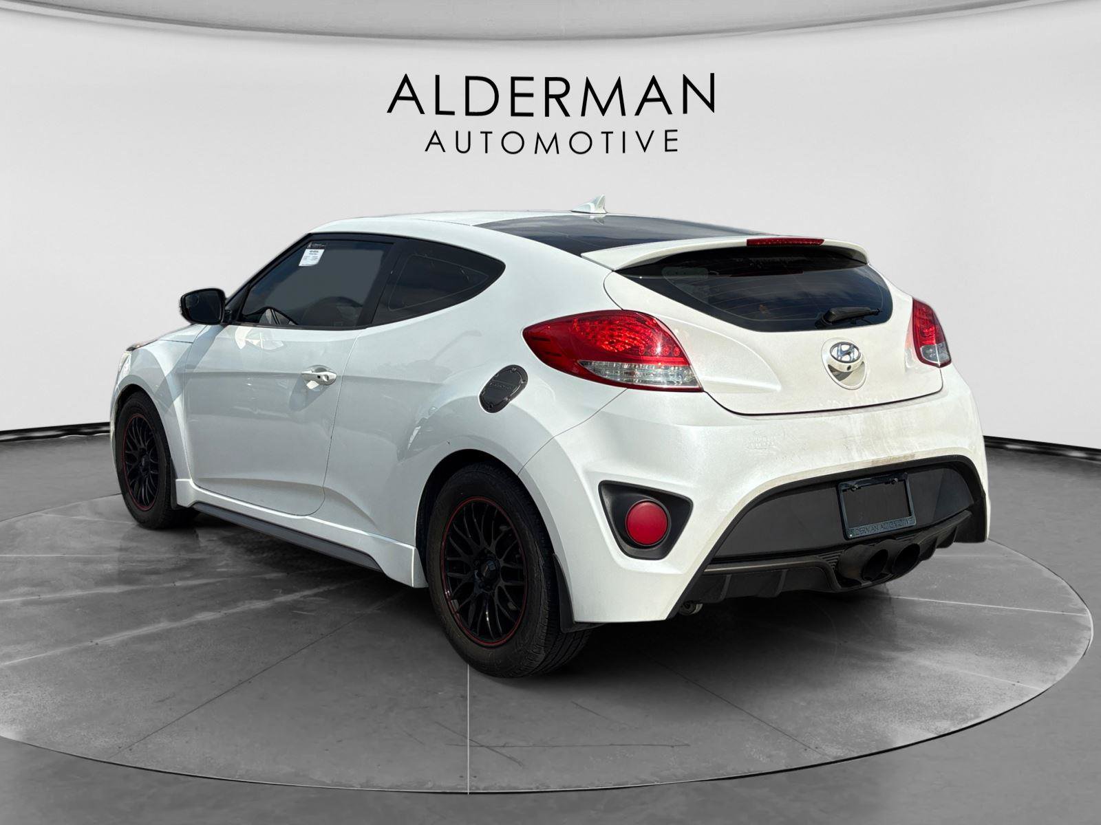 Used 2015 Hyundai Veloster Turbo FWD image 3