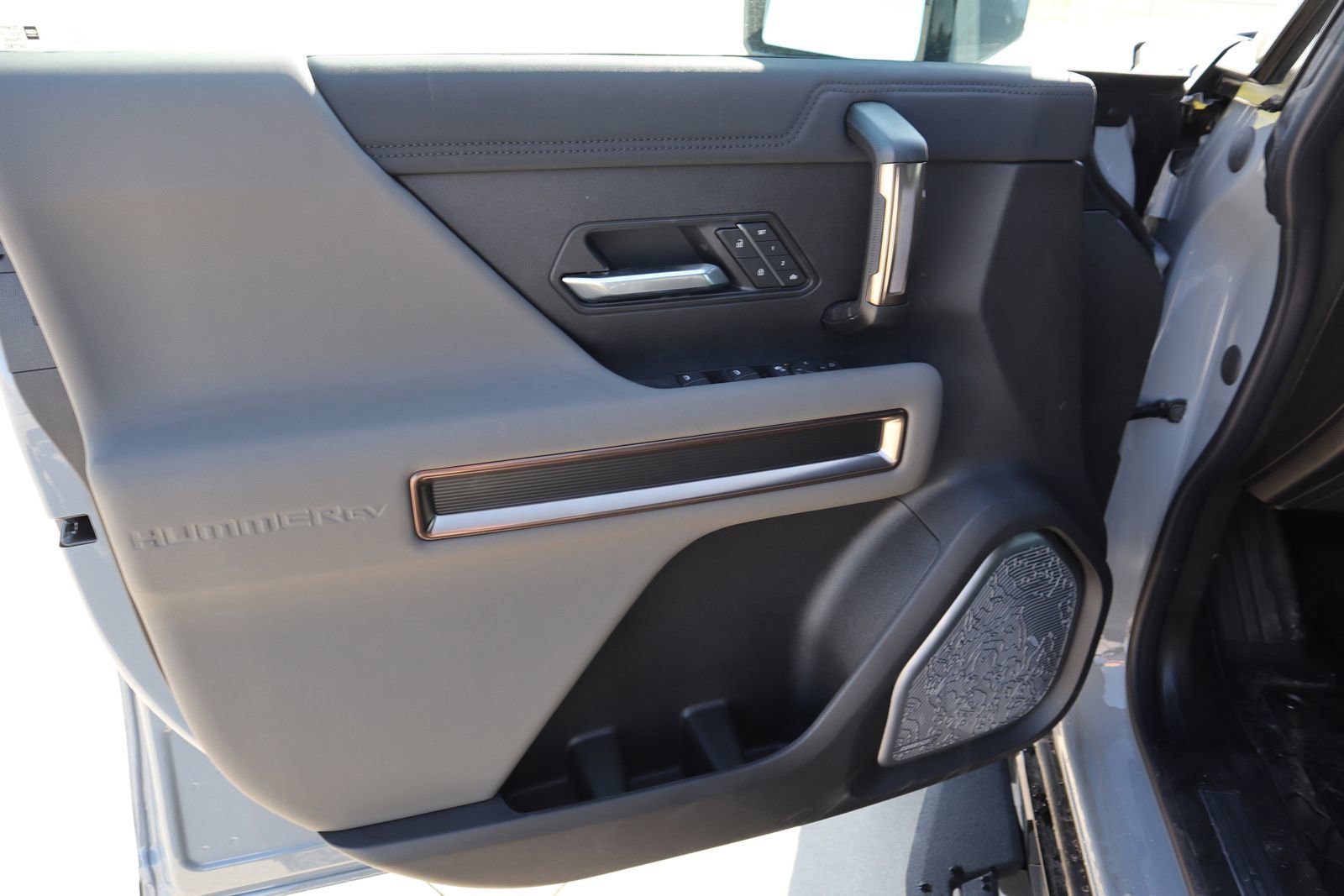 New 2025 GMC Hummer EV 2X image 9