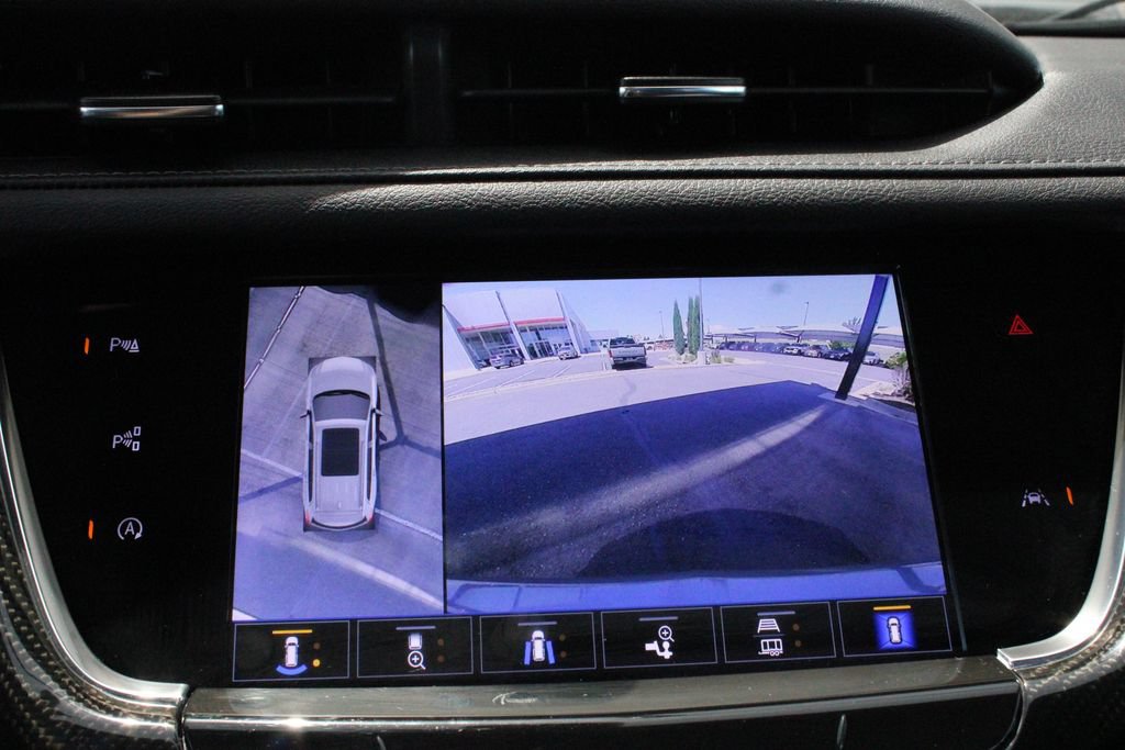 Used 2022 Cadillac XT6 Sport AWD/4WD image 39