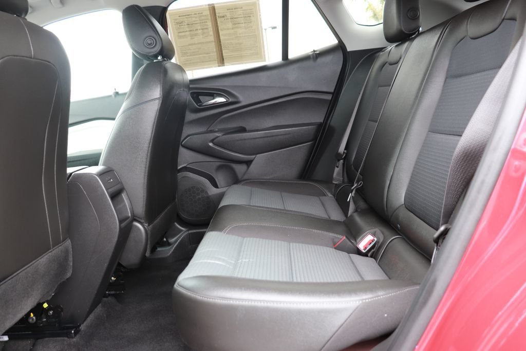Used 2026 Chevrolet Trax LT FWD image 14