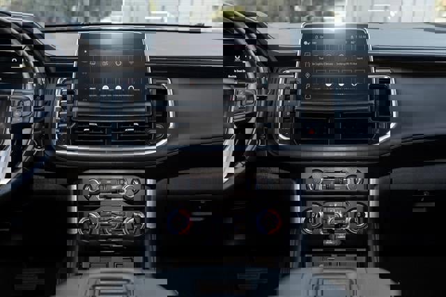 Used 2022 GMC Yukon XL SLE w/ Gmc Pro Safety Plus Package image 70