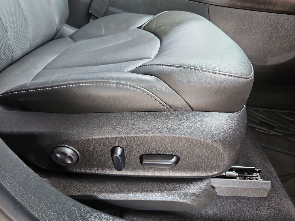 Used 2019 Buick Envision Essence AWD/4WD image 26