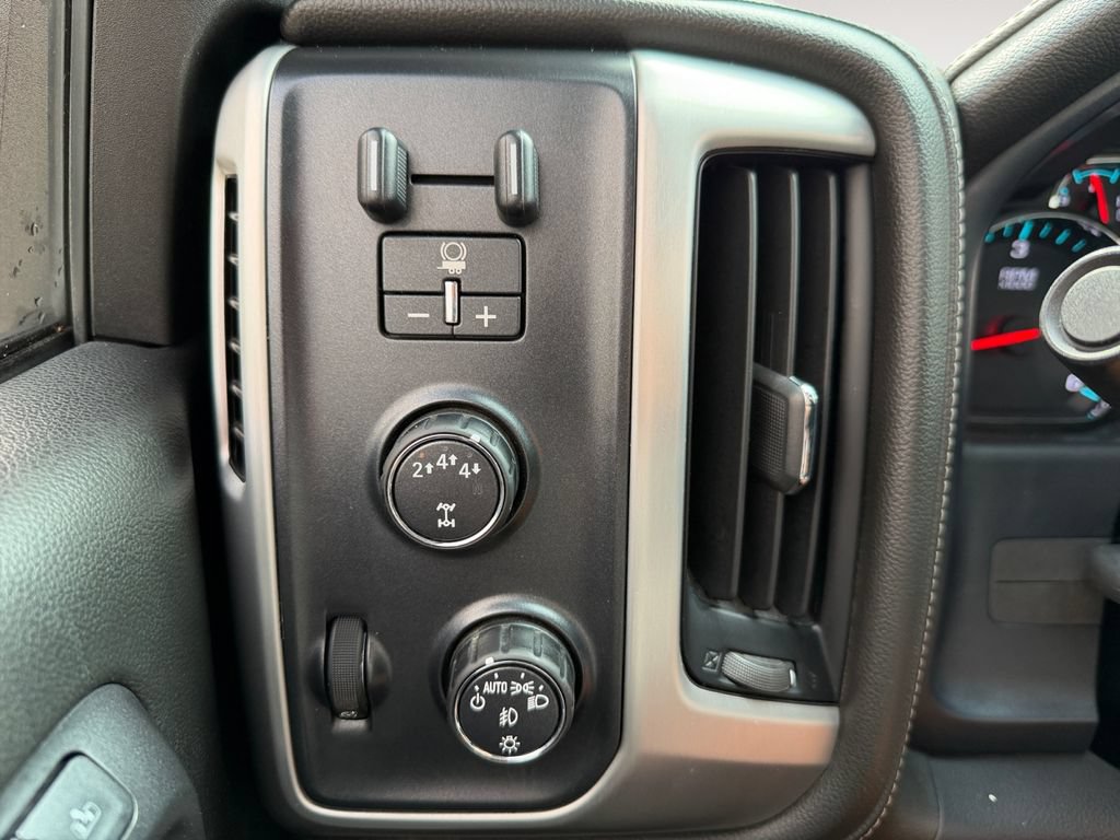 Used 2018 GMC Sierra 2500 SLT w/ Suspension Package, Off-Road AWD/4WD image 26