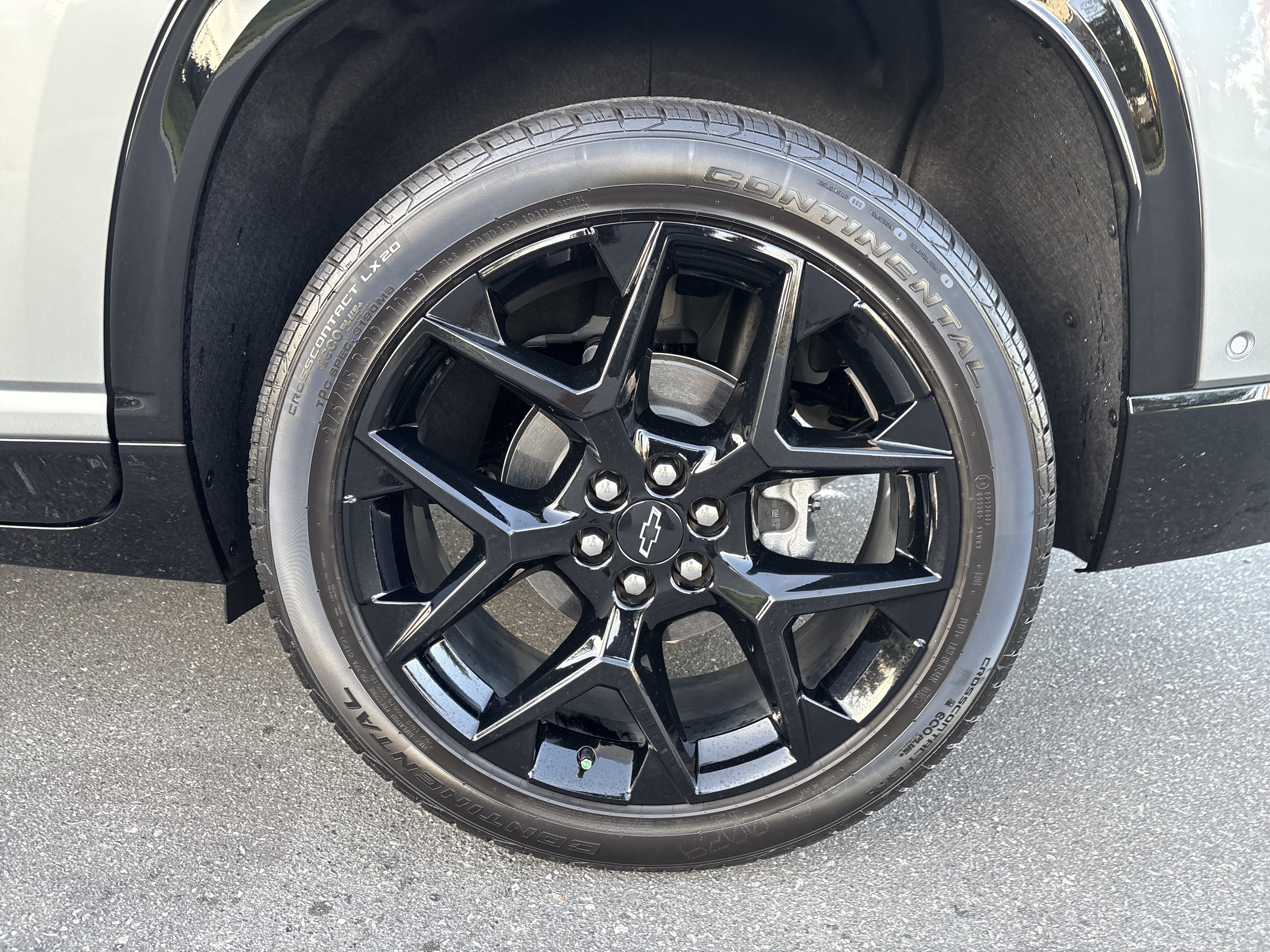 Used 2026 Chevrolet Traverse RS w/ LPO, Floor Liner Package FWD image 14