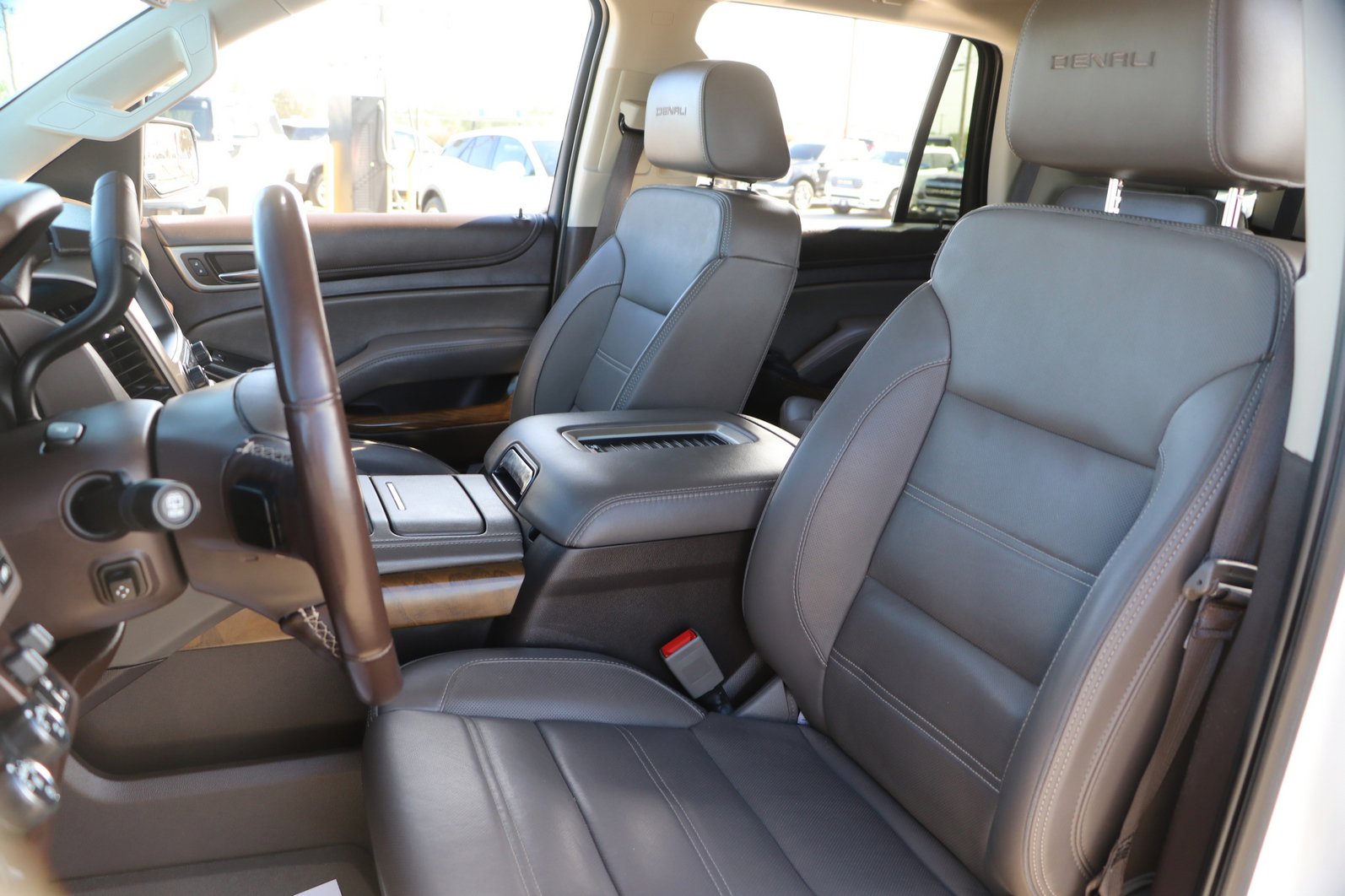 Used 2019 GMC Yukon Denali w/ Denali Ultimate Package image 14