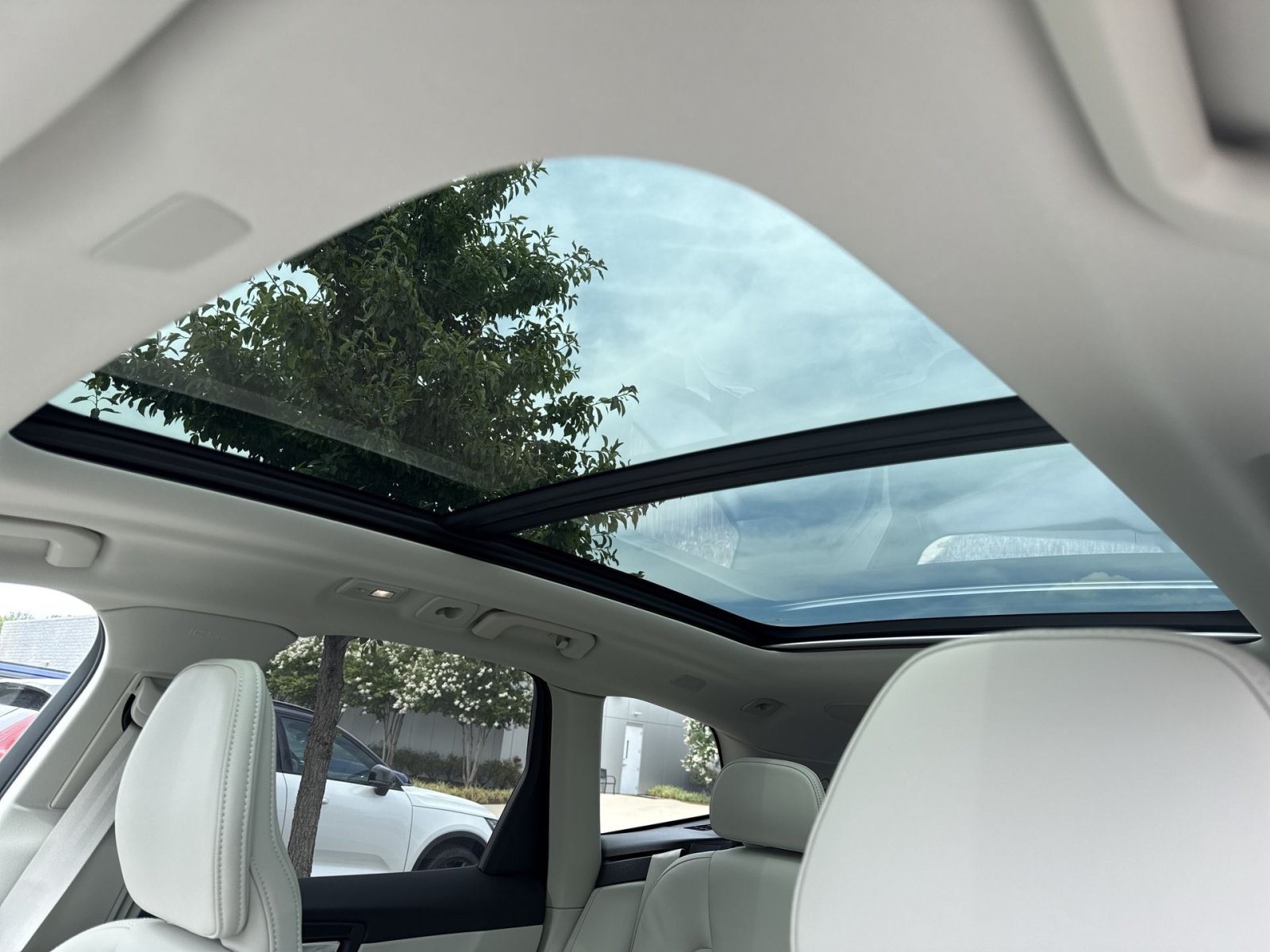 New 2026 Volvo XC60 T8 Ultra w/ Protection Package Premier AWD/4WD image 24