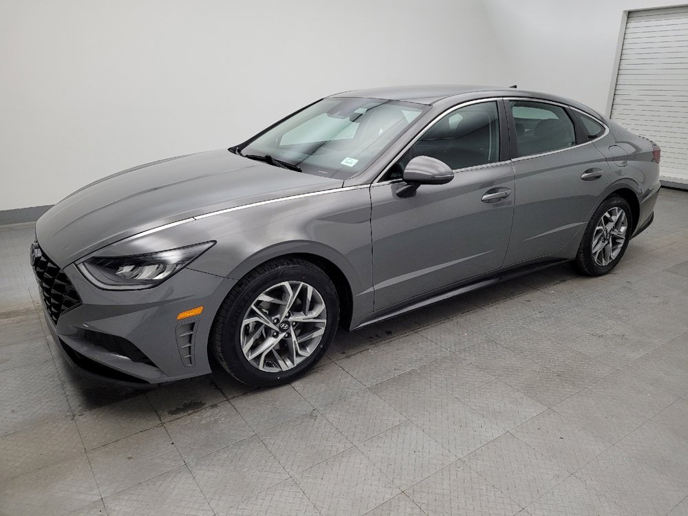 Used 2023 Hyundai Sonata SEL image 2