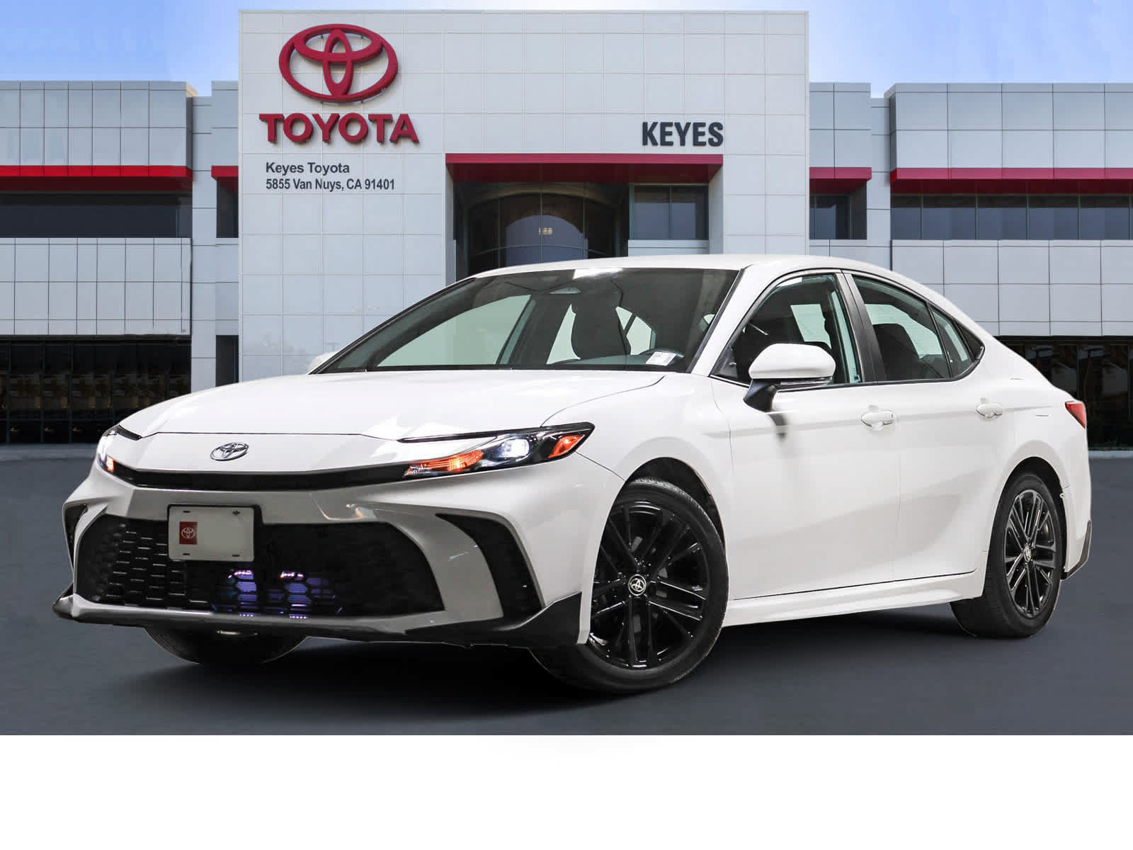 Used 2025 Toyota Camry SE w/ Convenience Package FWD image 1