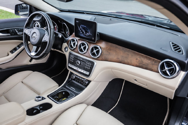 Used 2019 Mercedes-Benz GLA 250 4MATIC w/ Premium Package image 60