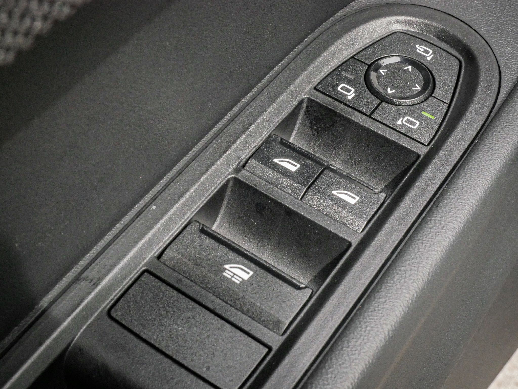 Used 2025 MINI Cooper S FWD image 15