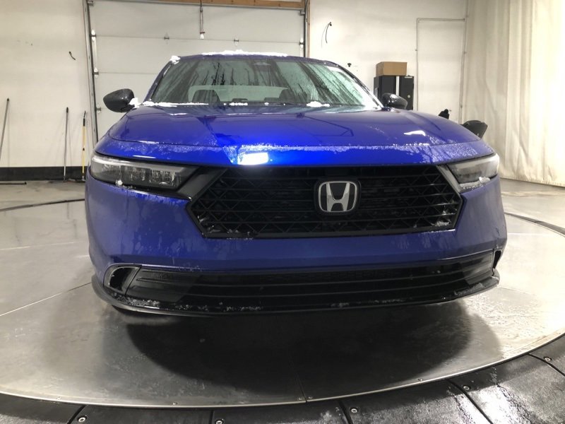 Used 2023 Honda Accord Sport image 2