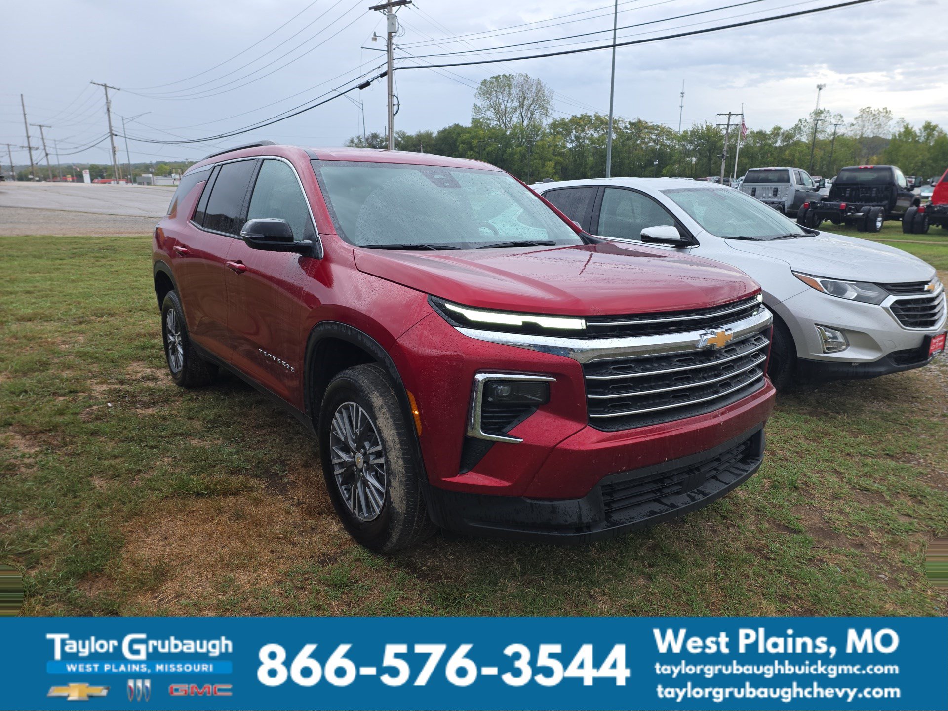 Used 2026 Chevrolet Traverse LT AWD/4WD image 1