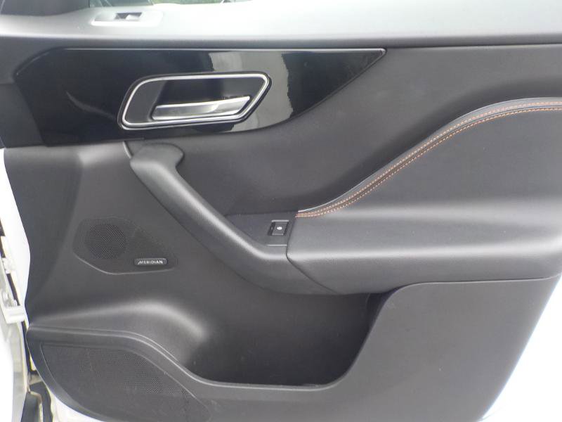 Used 2019 Jaguar F-PACE Prestige image 37