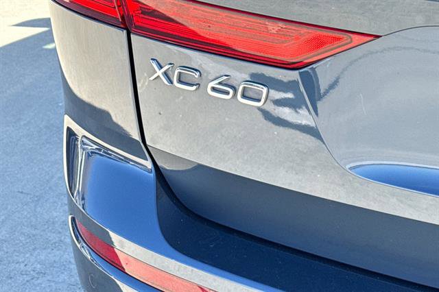 Certified 2023 Volvo XC60 T8 Ultimate image 31