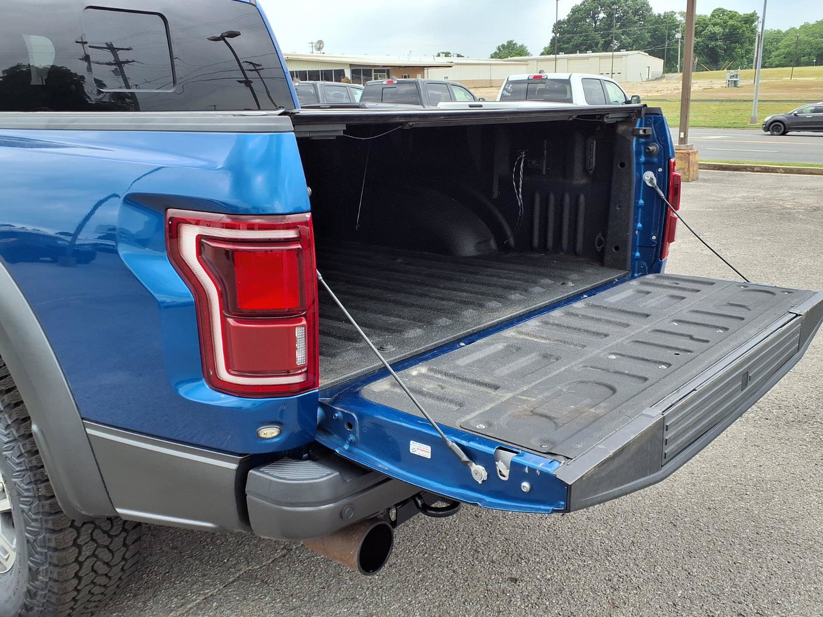 Used 2018 Ford F150 Raptor w/ Equipment Group 802A Luxury AWD/4WD image 20