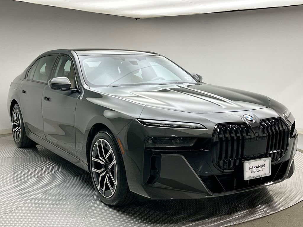 Used 2024 BMW 760i xDrive w/ Executive Package AWD/4WD image 15