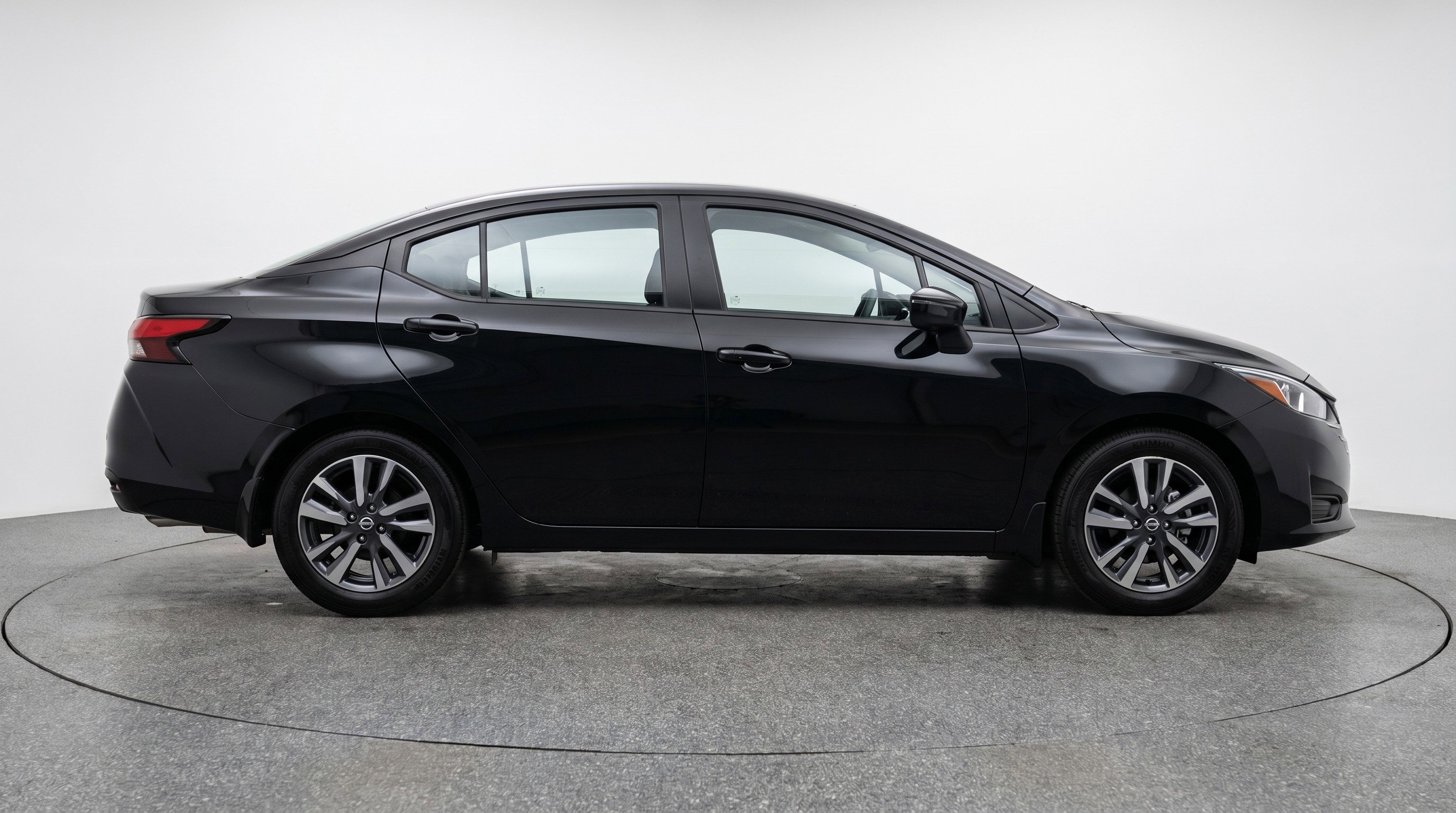 Used 2025 Nissan Versa SV FWD image 11