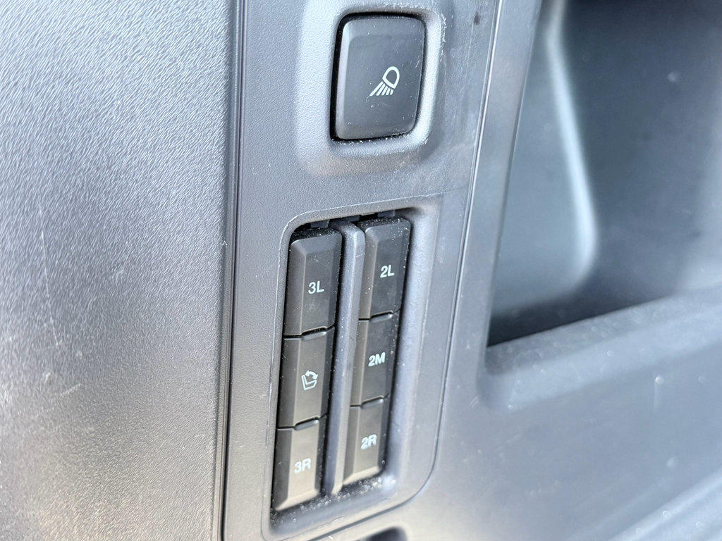 Used 2025 Ford Expedition Active AWD/4WD image 12