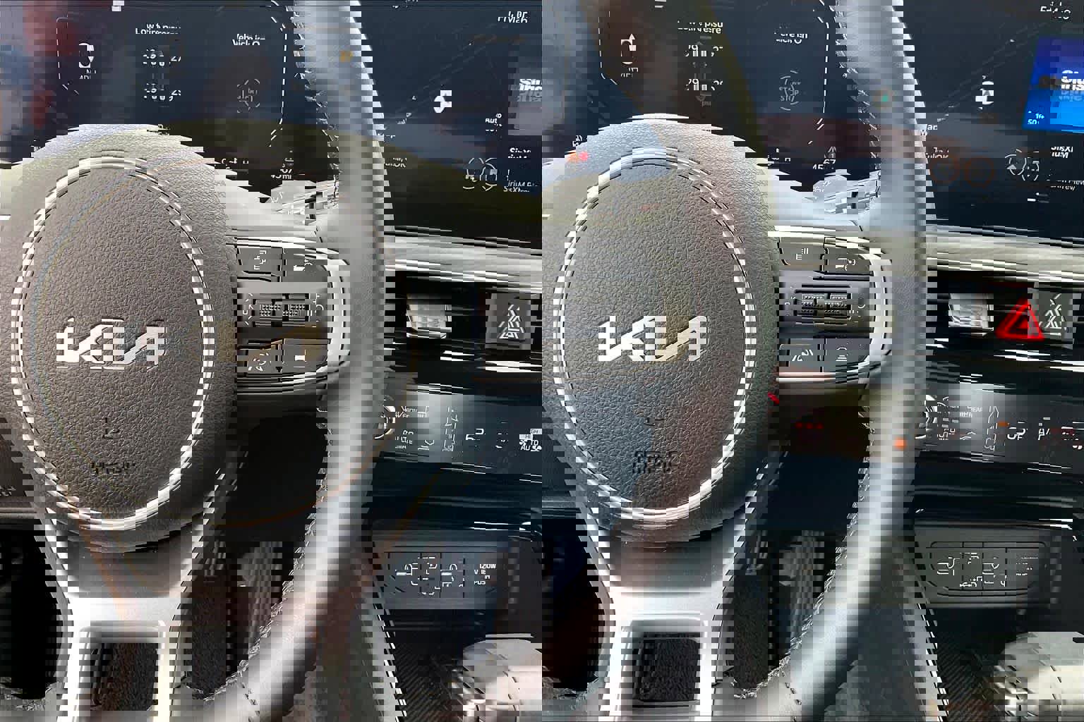 Used 2025 Kia K5 EX image 24