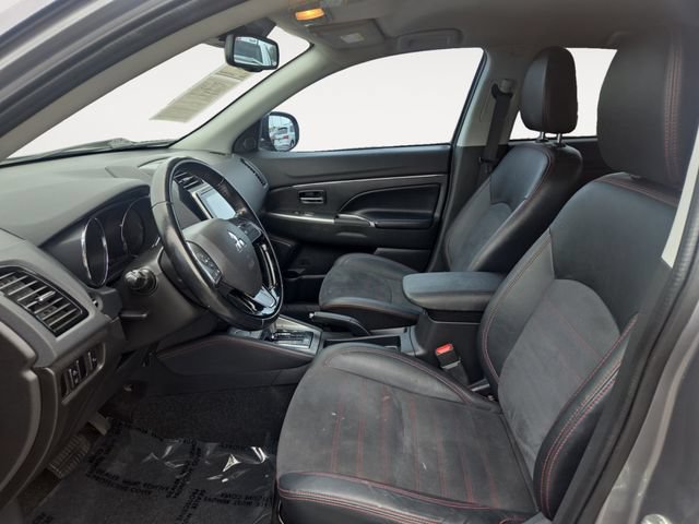 Used 2022 Mitsubishi Outlander Sport SE FWD image 9