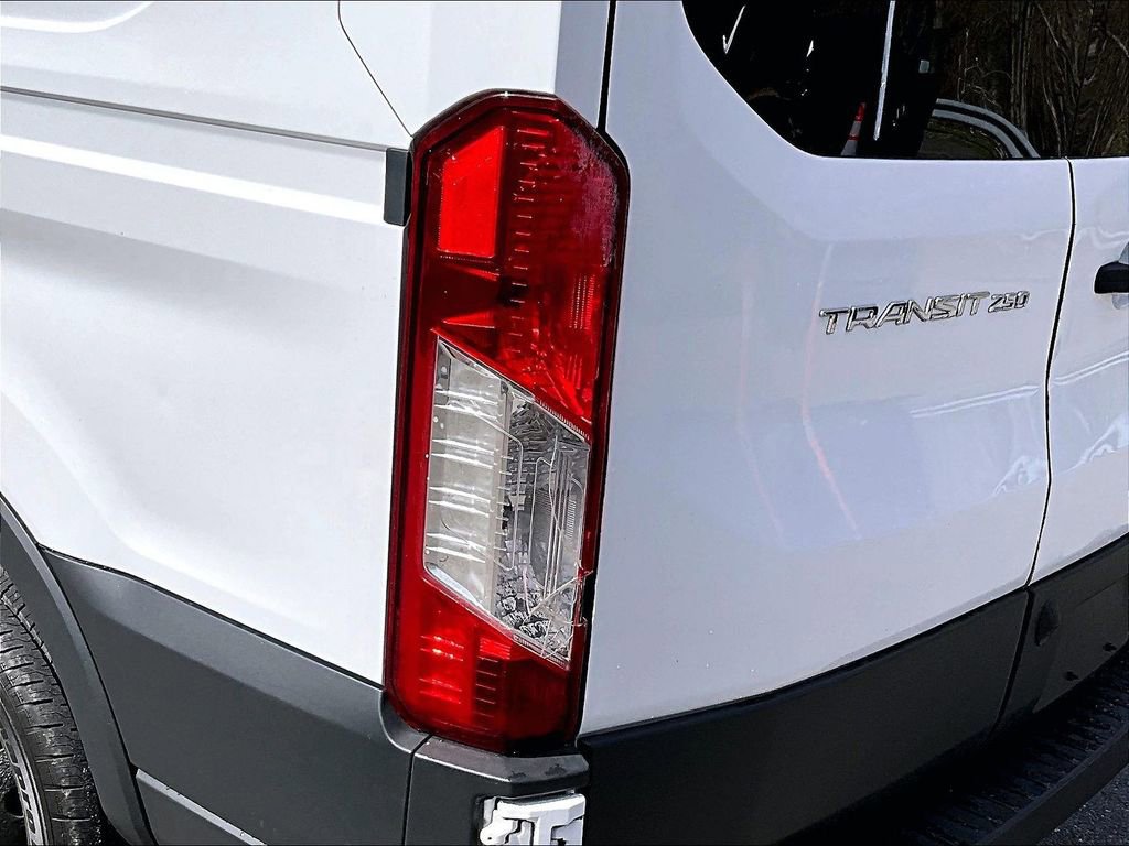 Used 2016 Ford Transit 250 130 Medium Roof RWD image 26