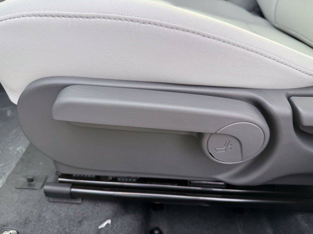 New 2027 Hyundai Kona SE AWD/4WD image 16