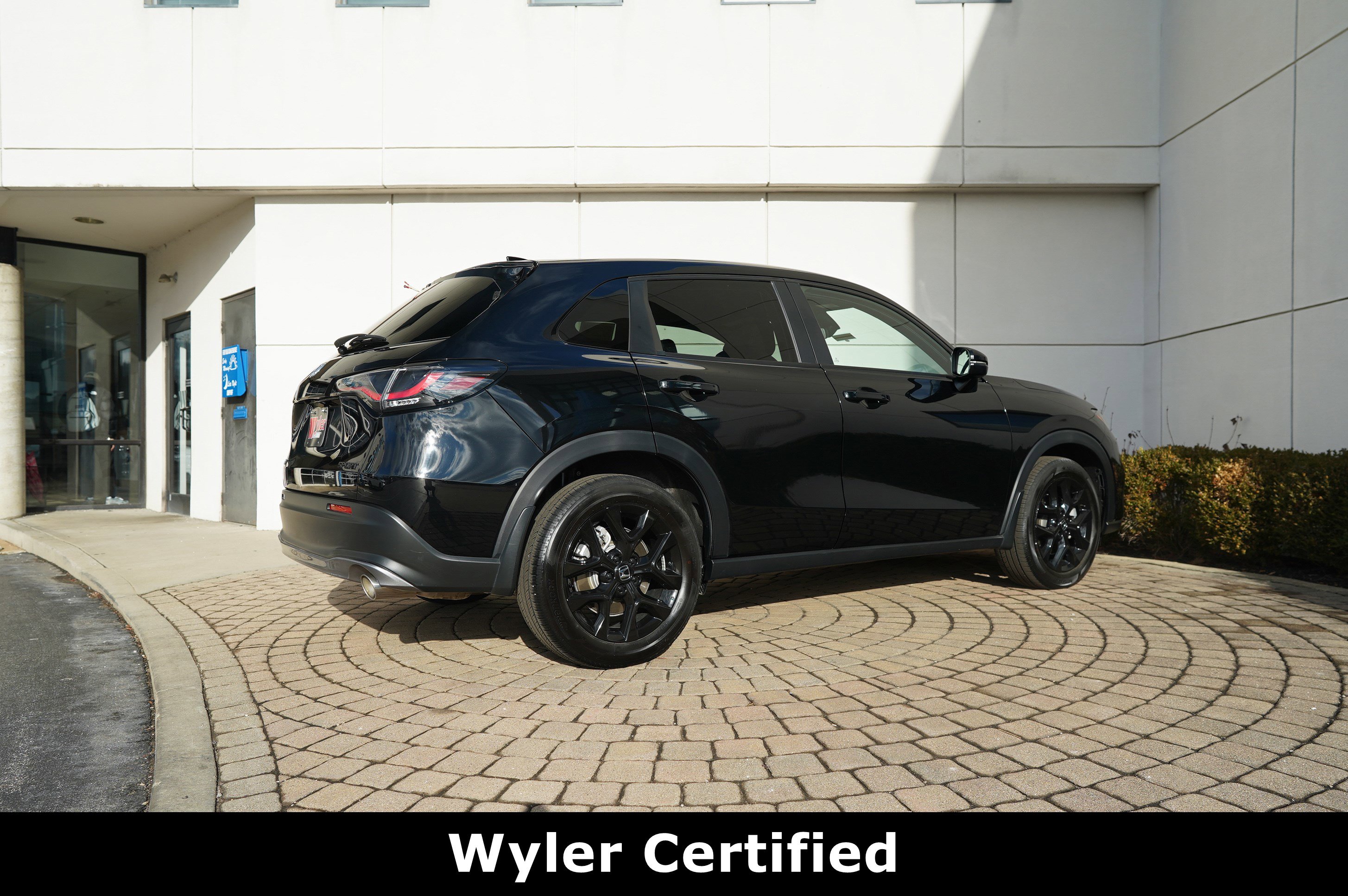 Used 2023 Honda HR-V Sport image 3