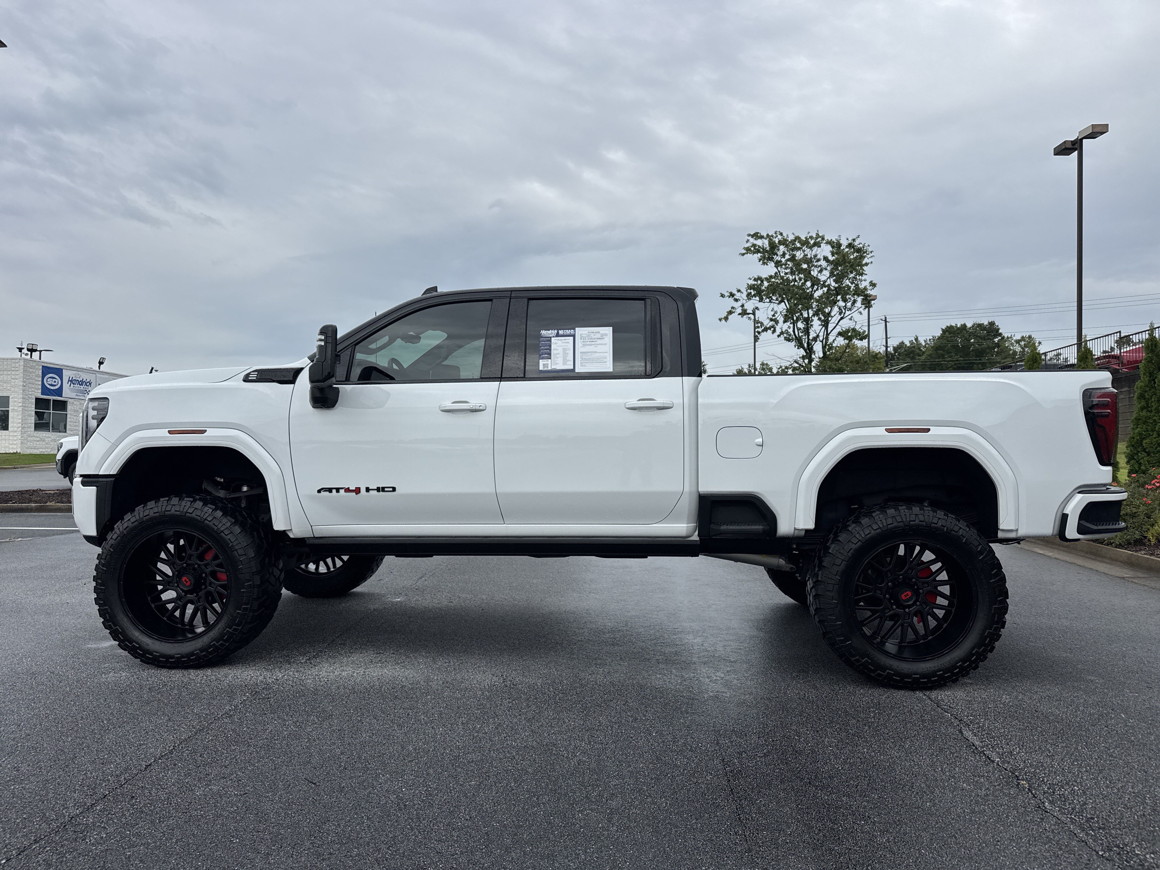 Used 2024 GMC Sierra 2500 AT4 w/ AT4 Premium Plus Package AWD/4WD image 7