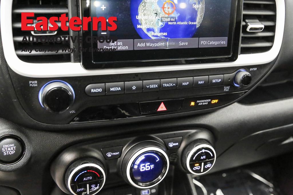 Used 2022 Hyundai Venue Limited image 20