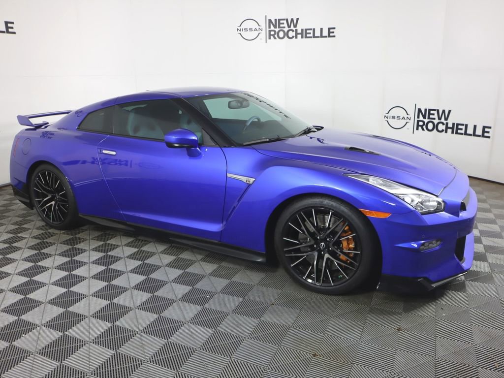 Used 2024 Nissan GT-R Premium w/ Floor Mat Package image 4