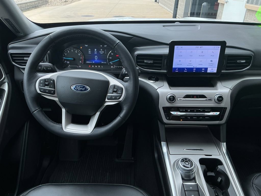 Used 2023 Ford Explorer XLT w/ Equipment Group 202A image 11