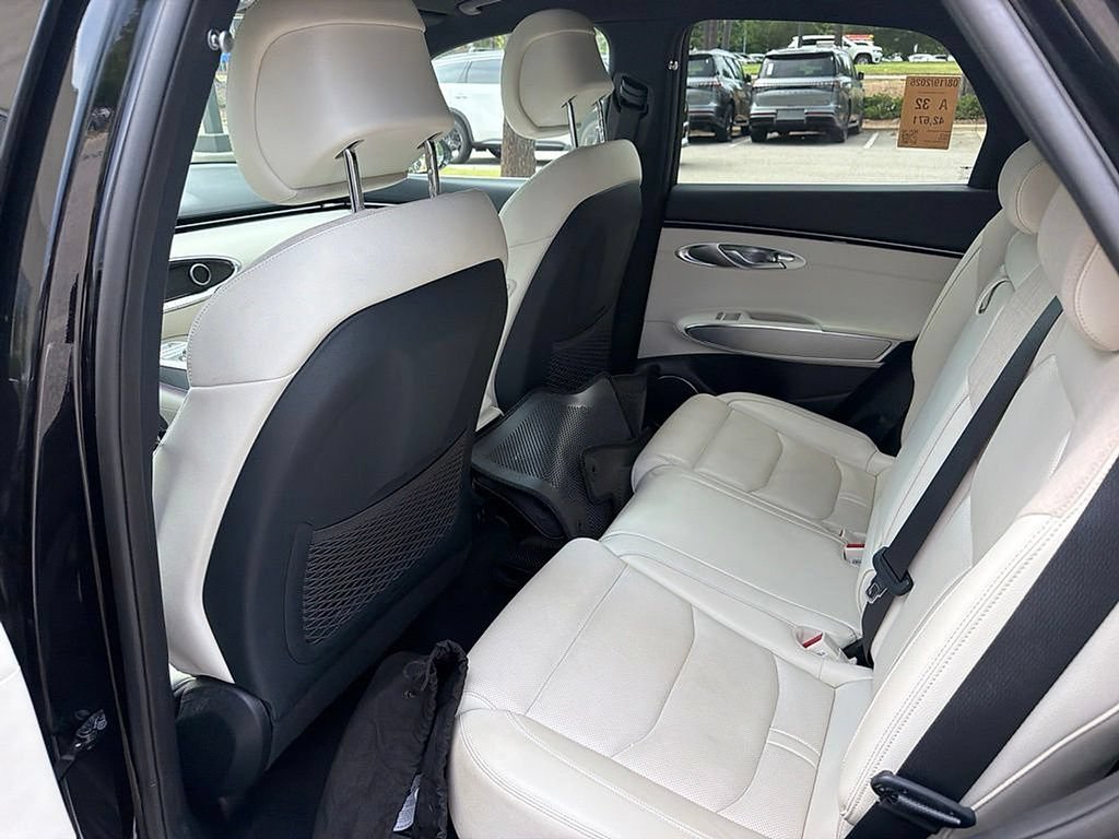 Used 2023 Genesis Electrified GV70 AWD/4WD image 7