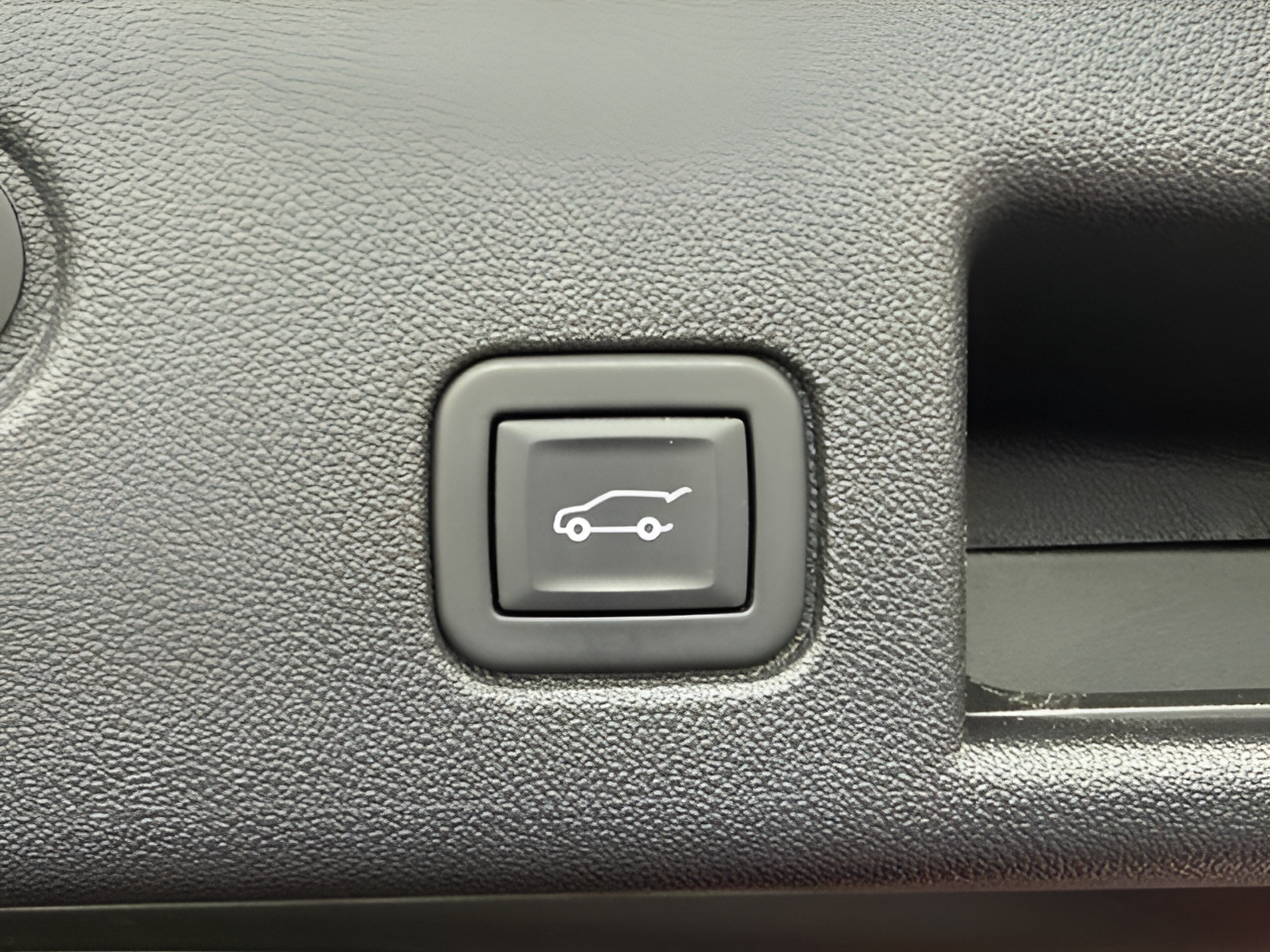 Used 2023 Chevrolet Equinox RS FWD image 10