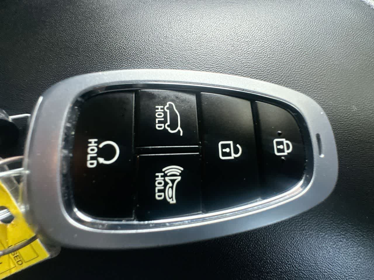 Used 2023 Hyundai Santa Fe SEL FWD image 28