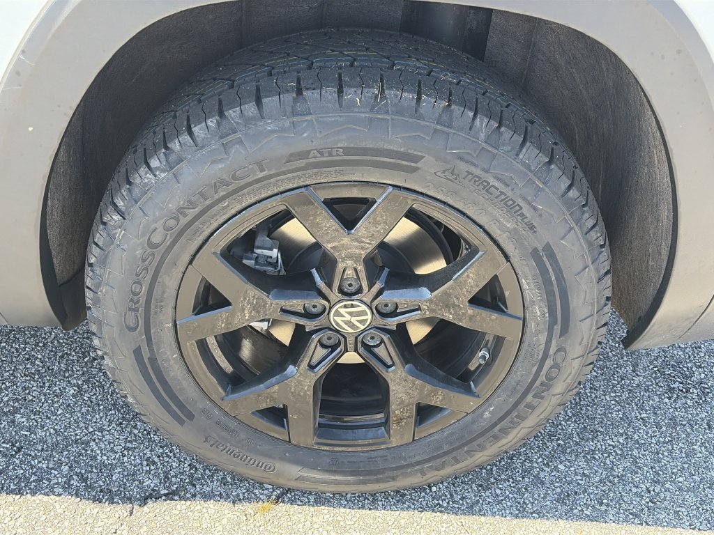 Certified 2025 Volkswagen Atlas Peak Edition SE AWD/4WD image 28