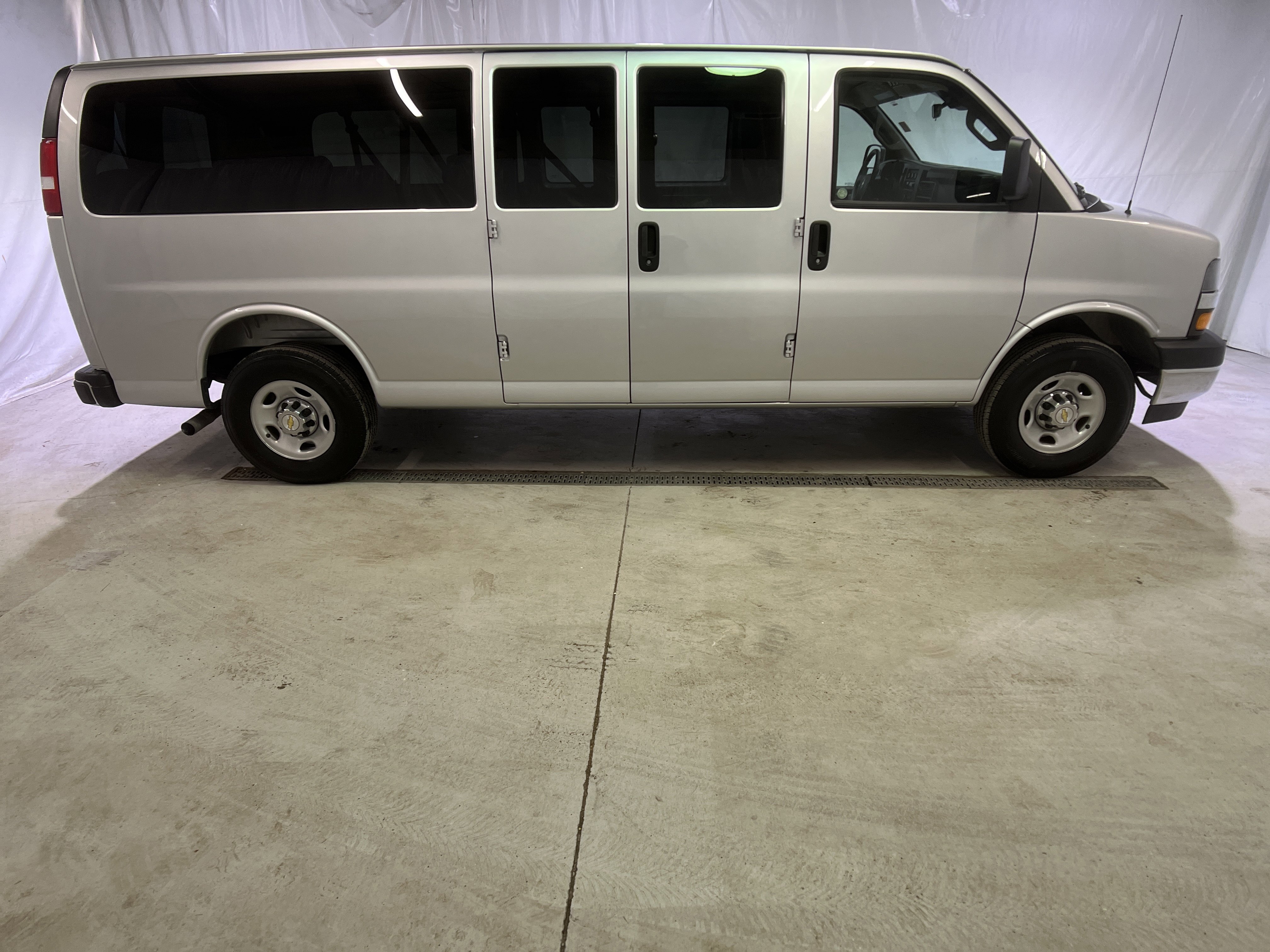 Certified 2025 Chevrolet Express 3500 LT w/ LT Preferred Equipment Group image 12