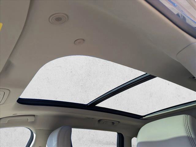 Used 2025 Lincoln Nautilus Reserve image 18