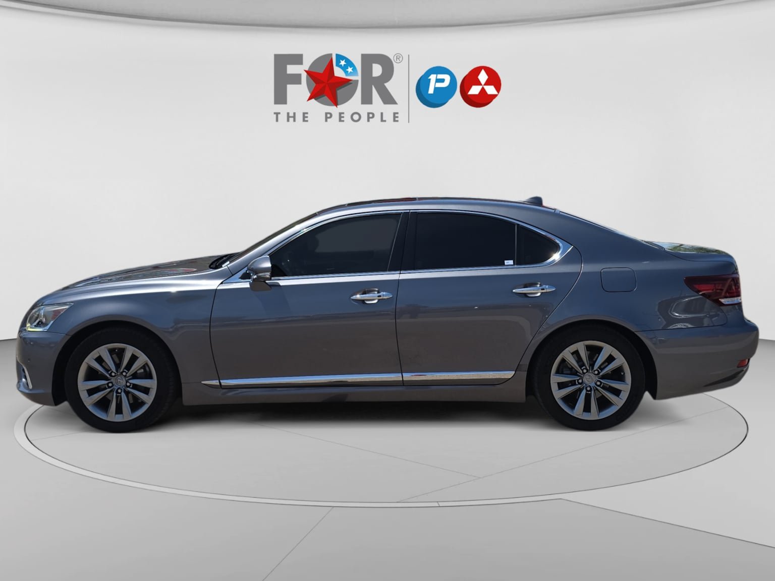 Used 2014 Lexus LS 460 w/ Comfort Package RWD image 2