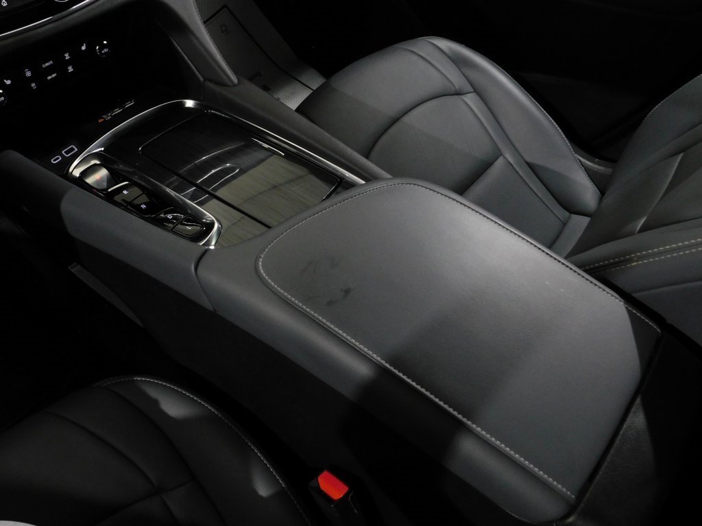 Used 2024 Buick Enclave Essence image 67