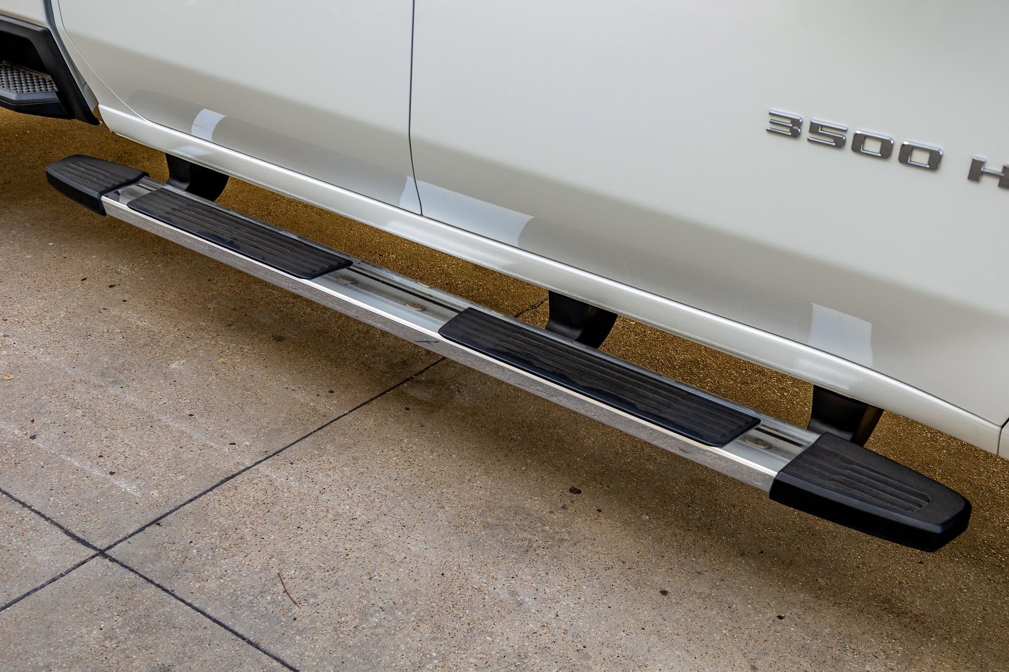 Used 2023 Chevrolet Silverado 3500 High Country w/ Technology Package image 12