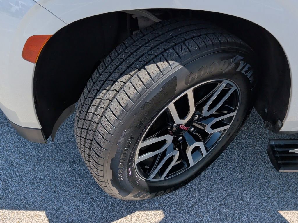 Used 2022 GMC Yukon XL Denali AWD/4WD image 54