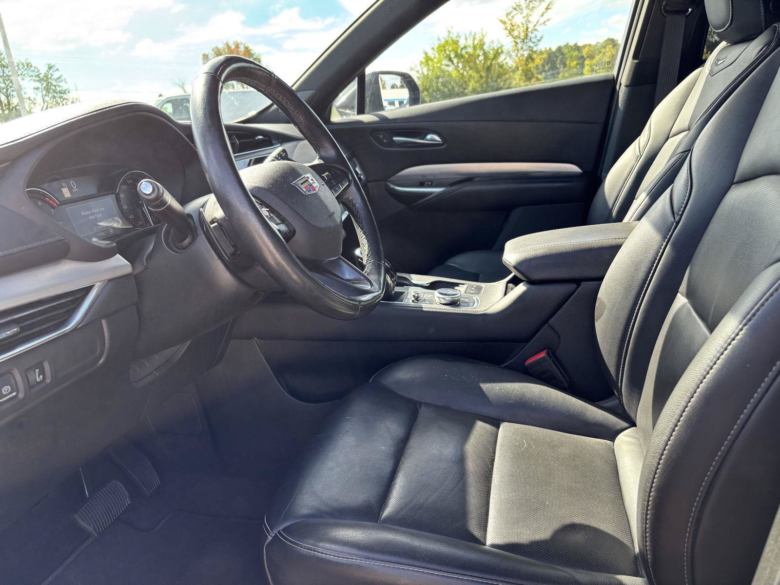 Used 2020 Cadillac XT4 Premium Luxury AWD/4WD image 16