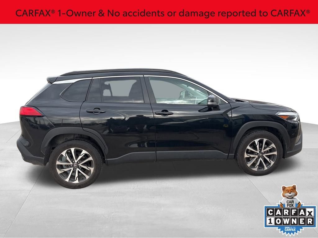 Used 2025 Toyota Corolla Cross XLE video 2