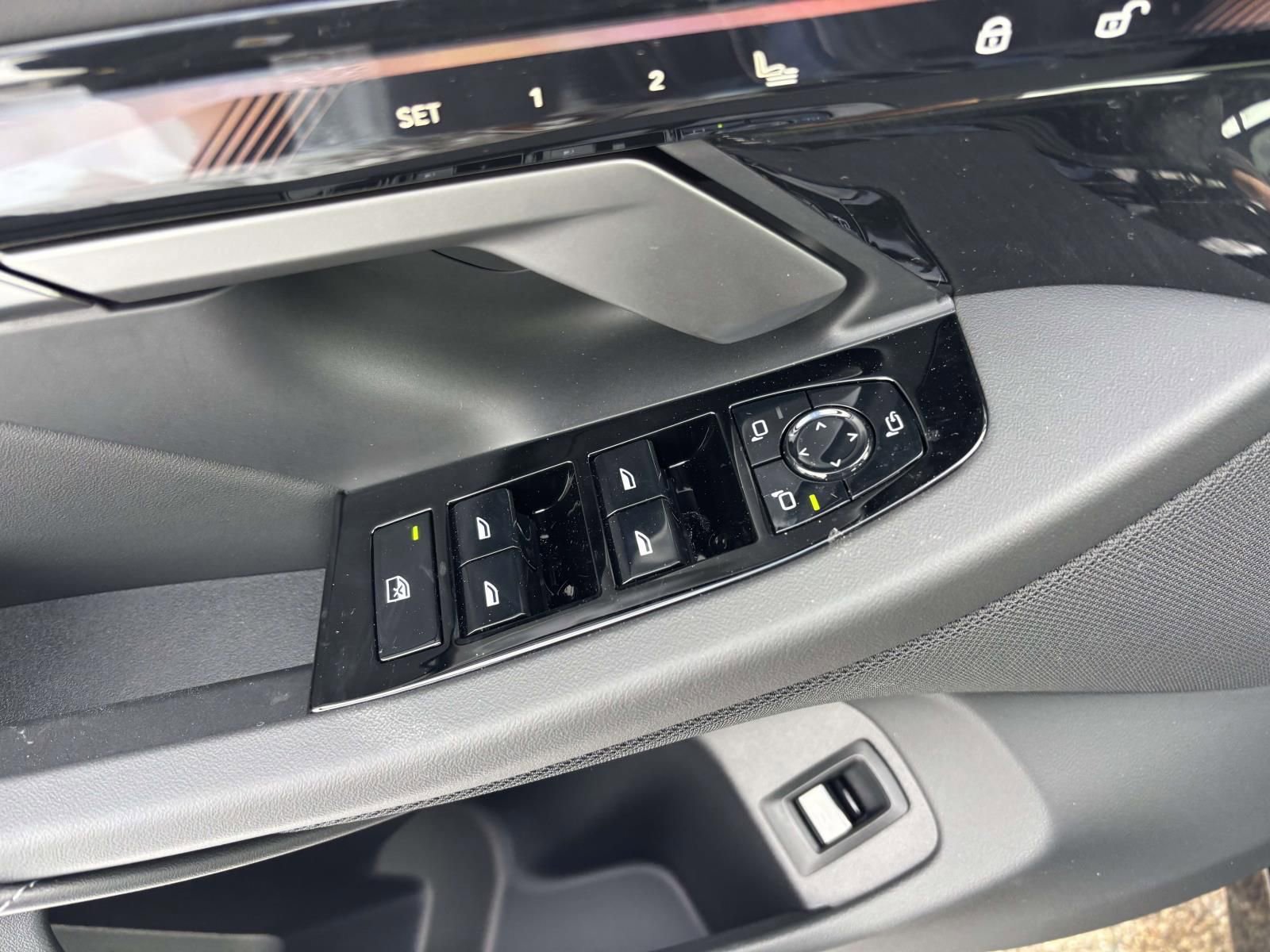 New 2026 BMW 540i xDrive w/ M Sport Package image 12