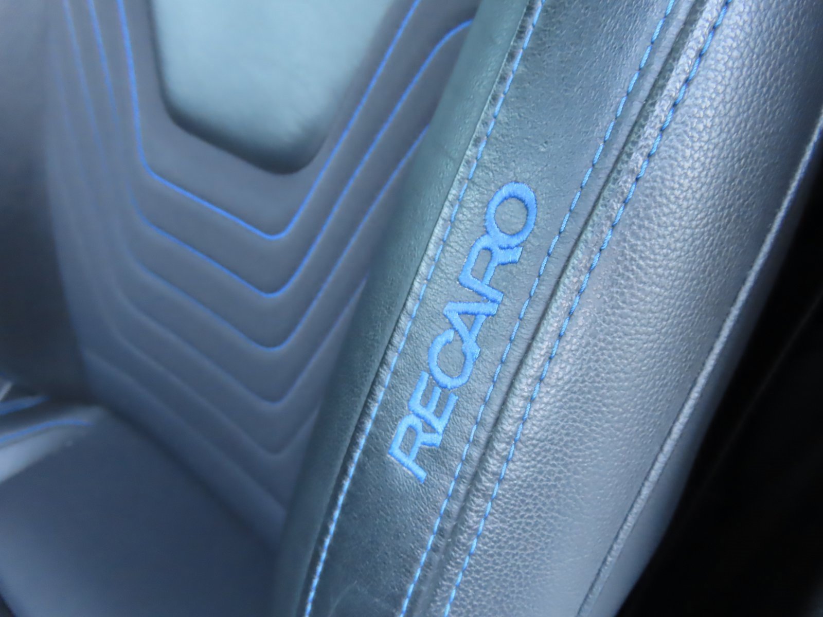 Used 2017 Ford Focus RS image 26